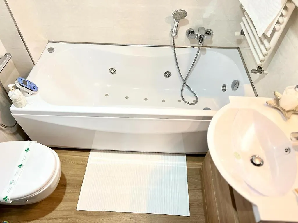 Апартаменты Bellaria Casa Indipendente-Giardino Privato-Free Parking-Wifi-Strategic Location 5 Terre-Portofino Рапалло